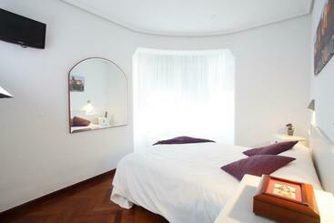 فندق Hostal Costa Coruña