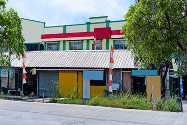 هتل Spot On 91402 Home 59 Tegal Danas