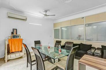 هتل Townhouse 1071  Metro Inn Residency