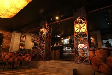 Zambaku I Bardhe Hotel & Bar