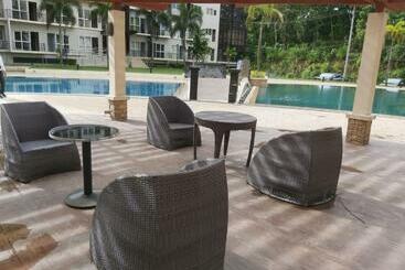 מלון דירות Affordable Tagaytay Monteluce 2 Br Loft With Pool 82
