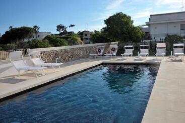 تختخواب و صبحانه Bluotranto