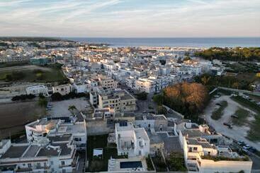 تختخواب و صبحانه Bluotranto
