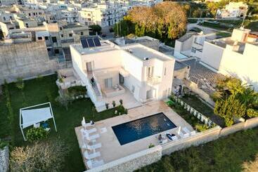 تختخواب و صبحانه Bluotranto