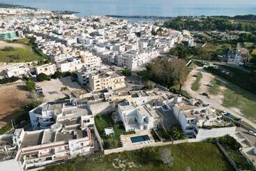 تختخواب و صبحانه Bluotranto