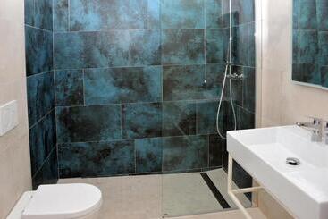 تختخواب و صبحانه Bluotranto