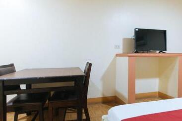Reddoorz @ Golden Victory Hotel Mabalacat Pampanga