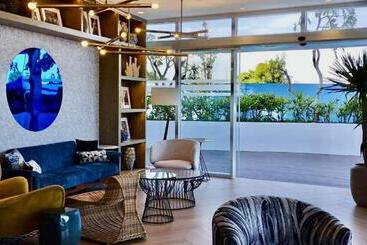 Real Serene Suite By Azure North