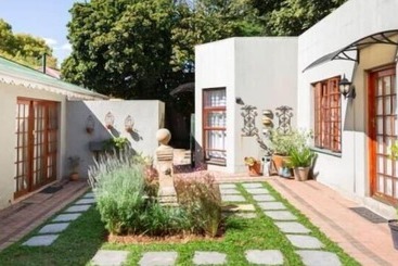 צימר Bougain Villas