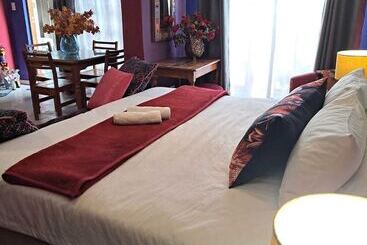 צימר Bougain Villas