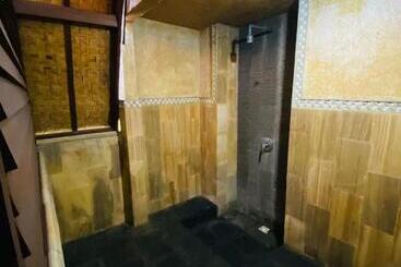 تختخواب و صبحانه Lombok Indah Bungalow
