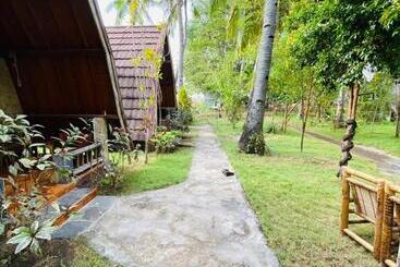تختخواب و صبحانه Lombok Indah Bungalow