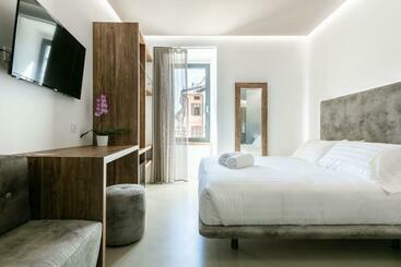 هتل Domus Cavour Rooms&suites