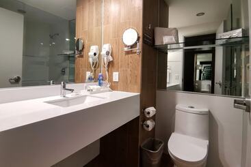 هتل Ramada Encore By Wyndham Guadalajara Aeropuerto