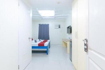 هتل Reddoorz @ Insular Square Mandaue City