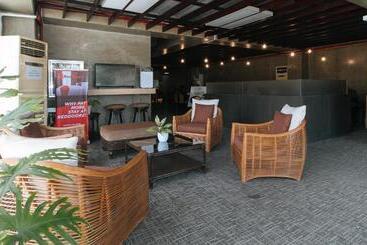 هتل Reddoorz @ Insular Square Mandaue City