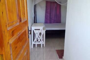 پانسیون Mundo Guest & Studio Apartments, Mtwapa,mombasa