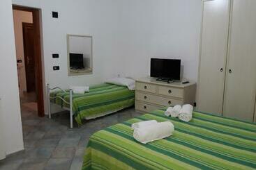 پانسیون Room In Guest Room   Super Comfort Room In Sardinia   Italy