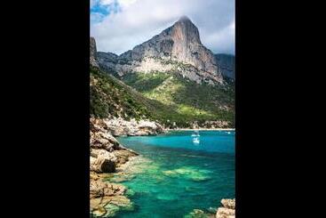 پانسیون Room In Guest Room   Super Comfort Room In Sardinia   Italy