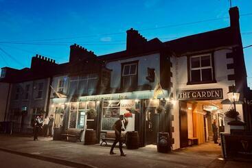 The Dundrum Inn B&b