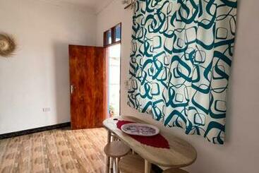 تختخواب و صبحانه Amos House