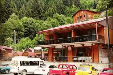 تختخواب و صبحانه Ayder Doruk Otel