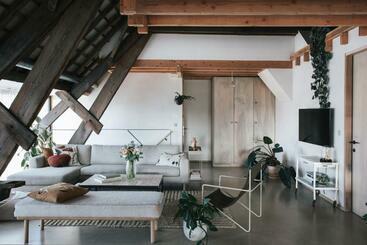 تختخواب و صبحانه Pañ Boetiek Bnb