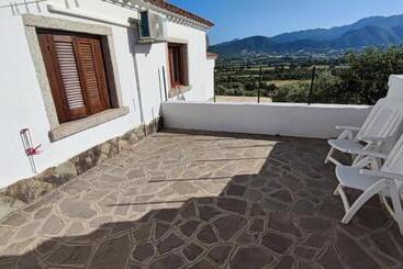 تختخواب و صبحانه Casa L Ulivariu Affittacamere