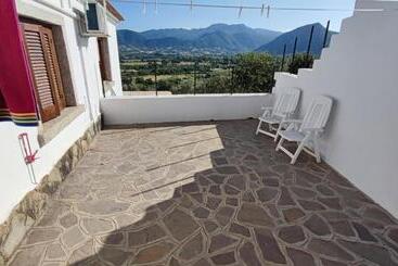 تختخواب و صبحانه Casa L Ulivariu Affittacamere