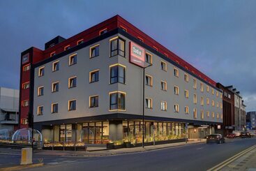 هتل Sadie Best Western  At Luton