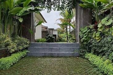هتل Tanta Escape By Pramana Villas