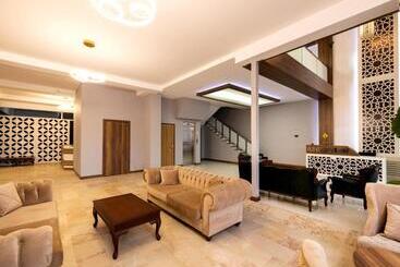 هتل Türkler Suite