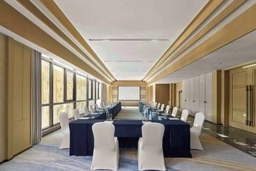 هتل Doubletree By Hilton Taizhou Shenxianju