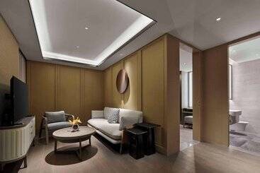 هتل Doubletree By Hilton Taizhou Shenxianju
