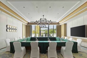 هتل Doubletree By Hilton Taizhou Shenxianju
