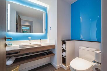 هتل Holiday Inn Express Huludao Seaview By Ihg