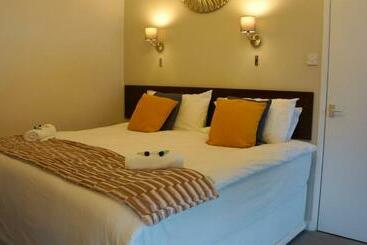 Oyo Oban - Eastbourne