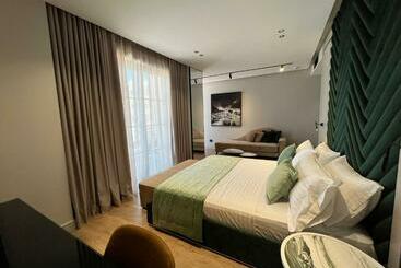 هتل Rozafa Palace
