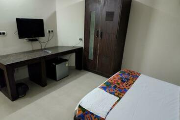 Westernsuites Hotel / Spa