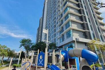 Kuantan Imperium Seaview Cityview By Avenzee