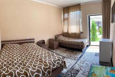 پانسیون Guest House Janel