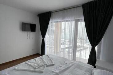 پانسیون Silver Mountain Villa Colibita