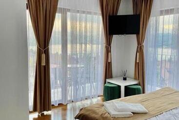 پانسیون Silver Mountain Villa Colibita