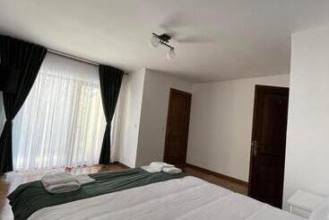 پانسیون Silver Mountain Villa Colibita