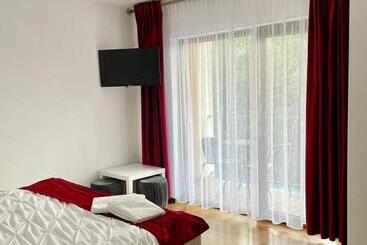 پانسیون Silver Mountain Villa Colibita