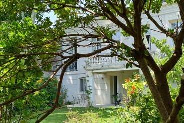 پانسیون Villa Aigarden Maison D Hôtes