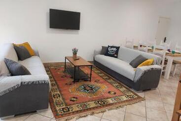 پانسیون Wolley Peniche Guesthouse