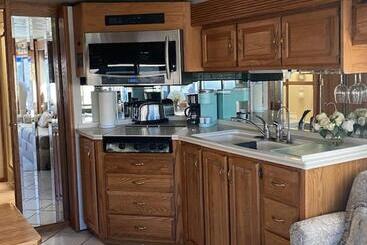 پانسیون Zion Rv Stone Pool Inn, Pets Stay Free, Fenced In Yard, Relaxing Waterfall!