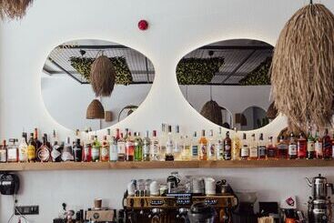 Cabana Boutique Hotel & Cafe