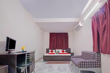 هتل O Oxy Safari Residency